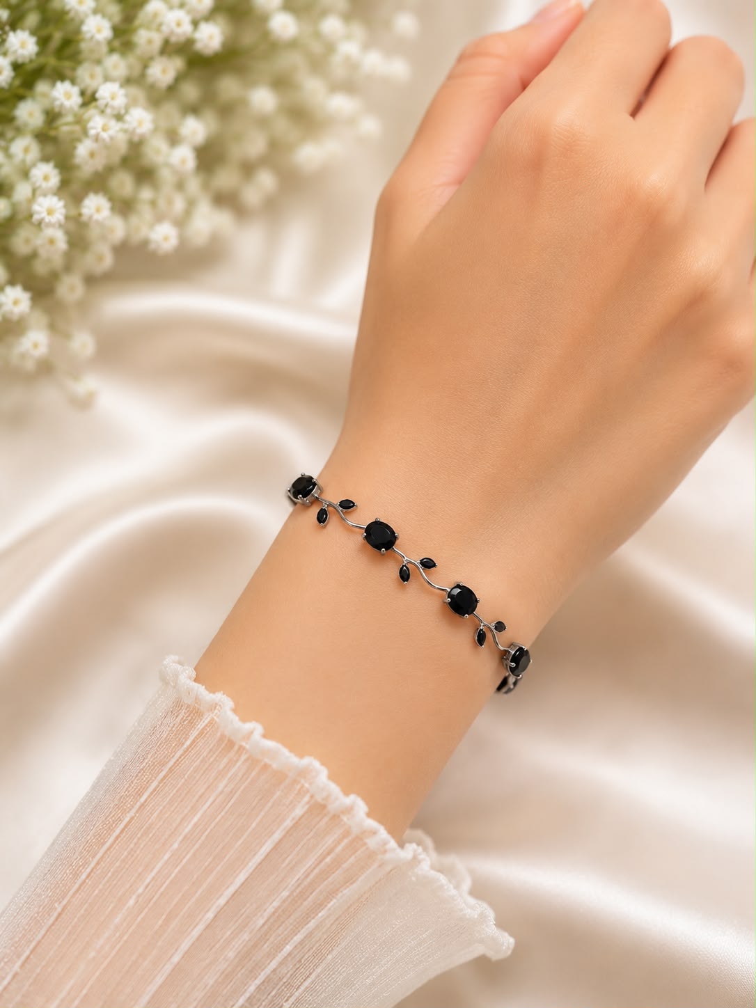 TULIP CRYSTAL BRACELET